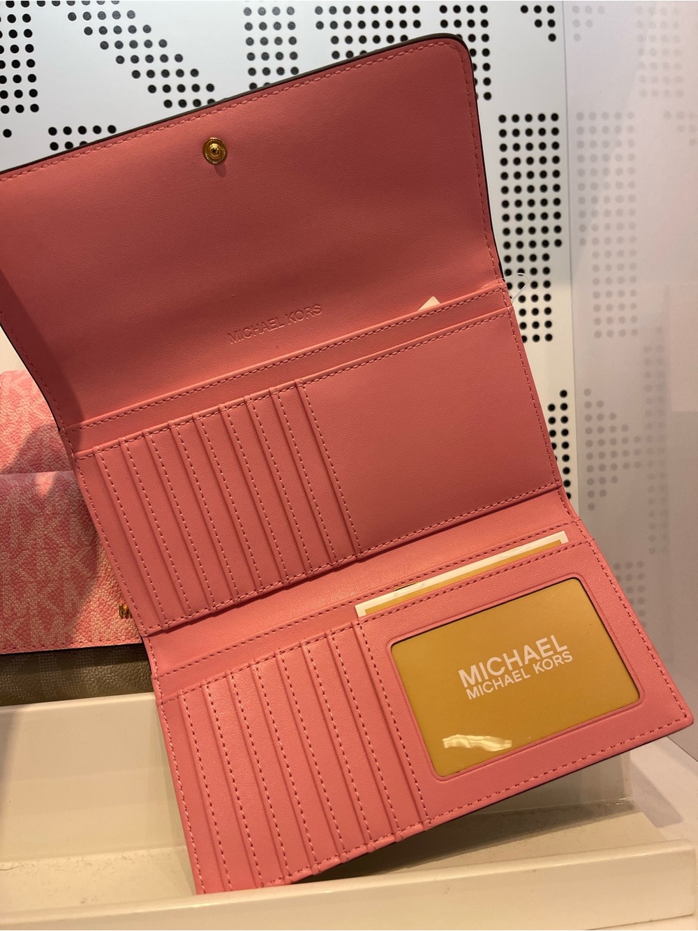 Michael Kors Jet Set Travl Signature Logo Tri-Fold Wallet Trifold 
Carnation
NWT - Picture 12 of 16